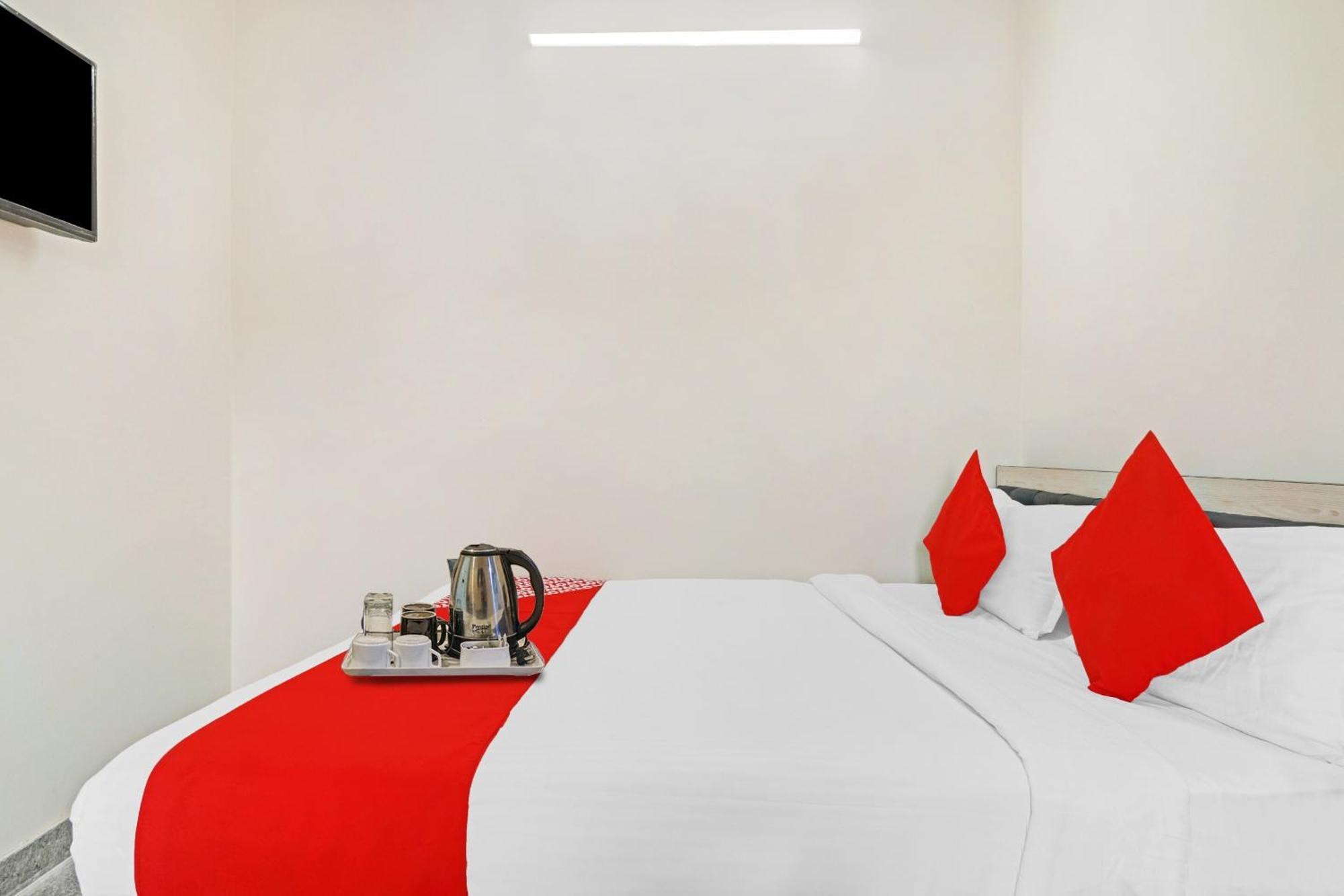 Hotel O Gs International Near Anu Wine Shop Shamshabad Exterior photo