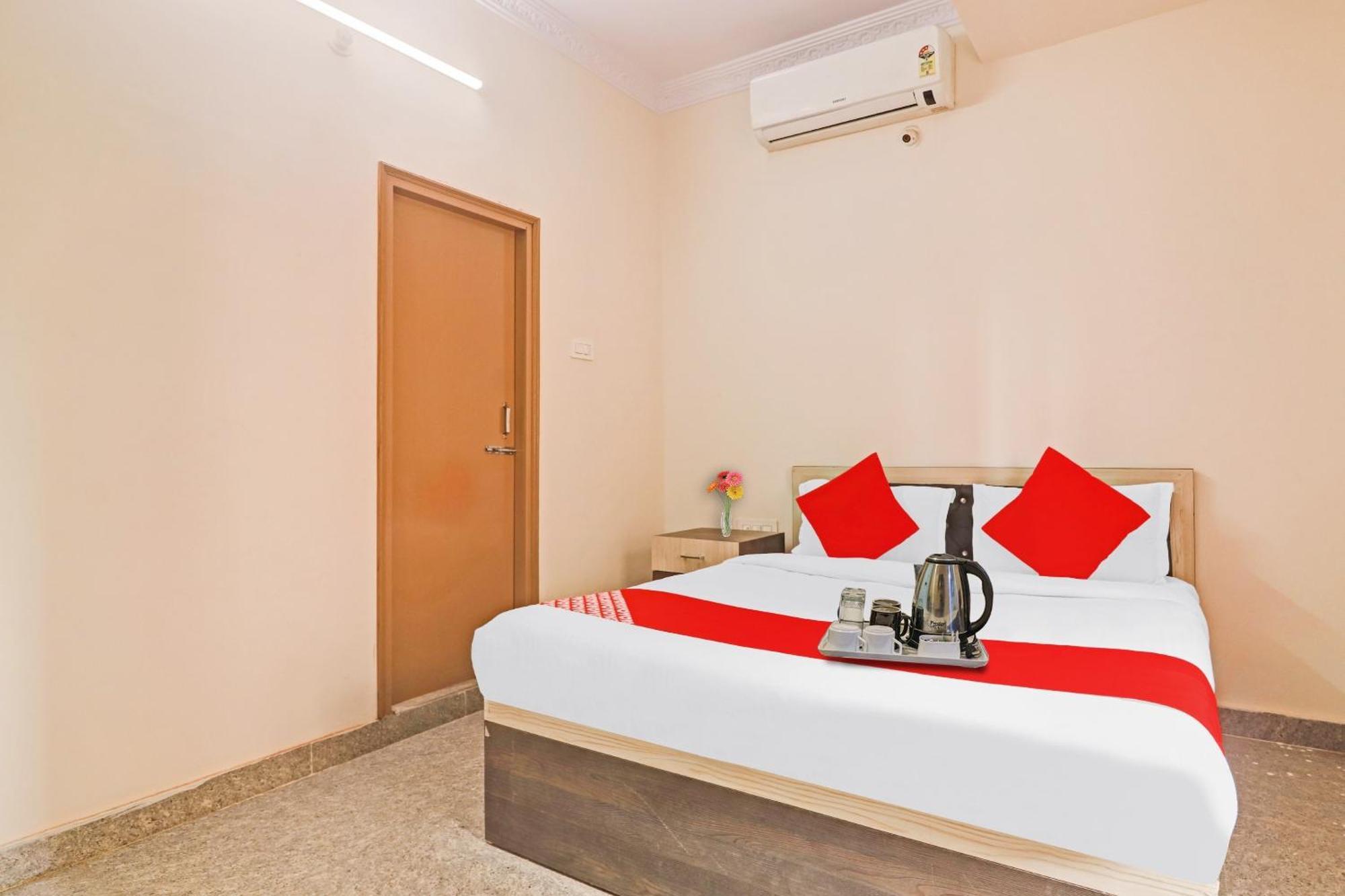 Hotel O Gs International Near Anu Wine Shop Shamshabad Exterior photo
